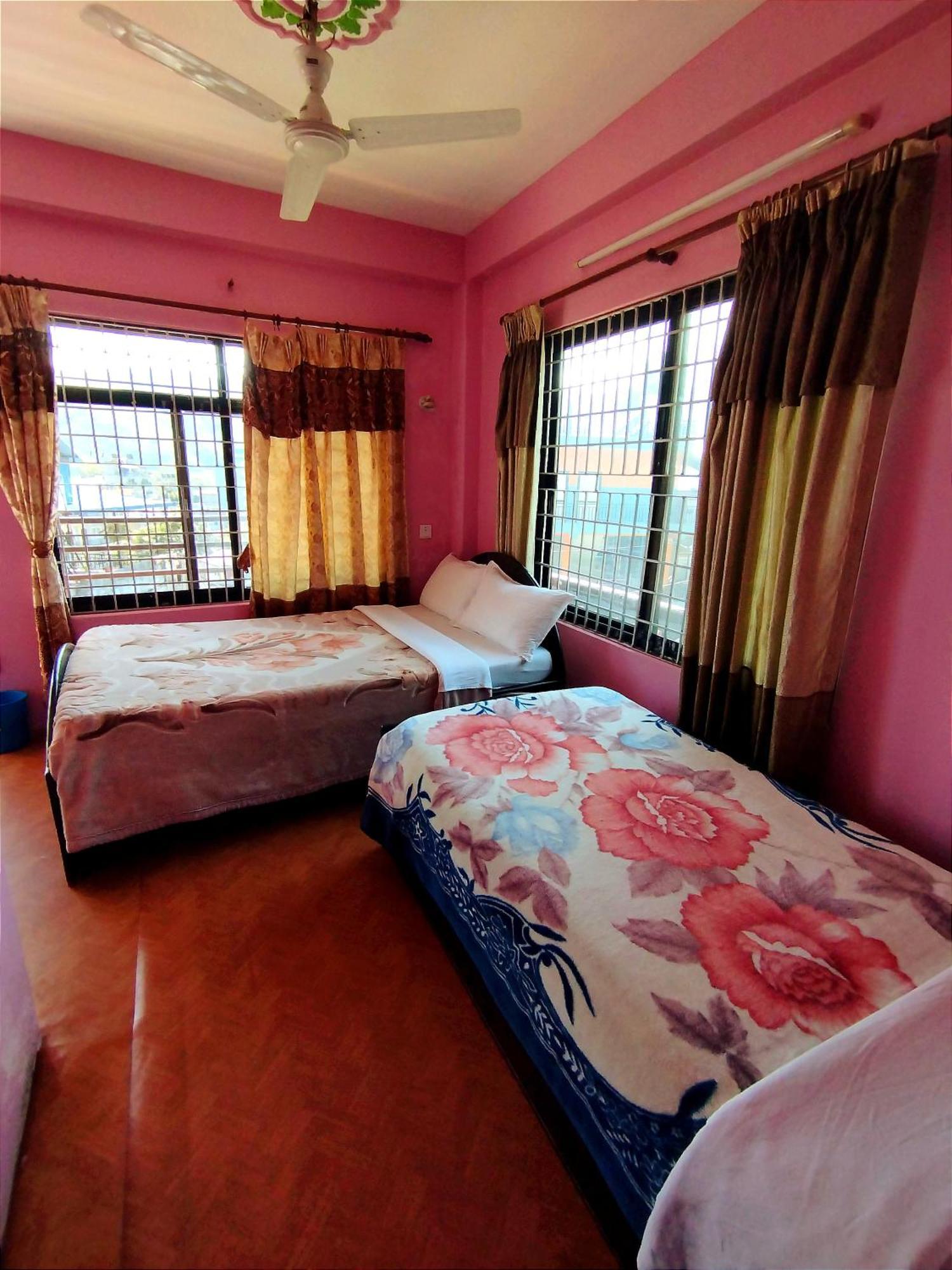 Hotel Santana Pokhara Room photo